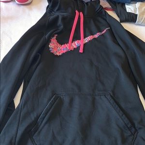 Women’s Nike sweatshirt